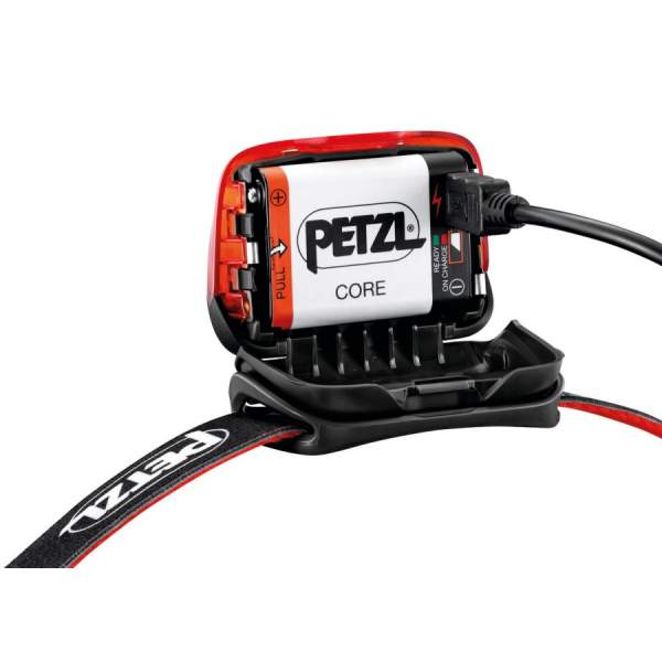 Налобный фонарь Petzl Actik Core, Red